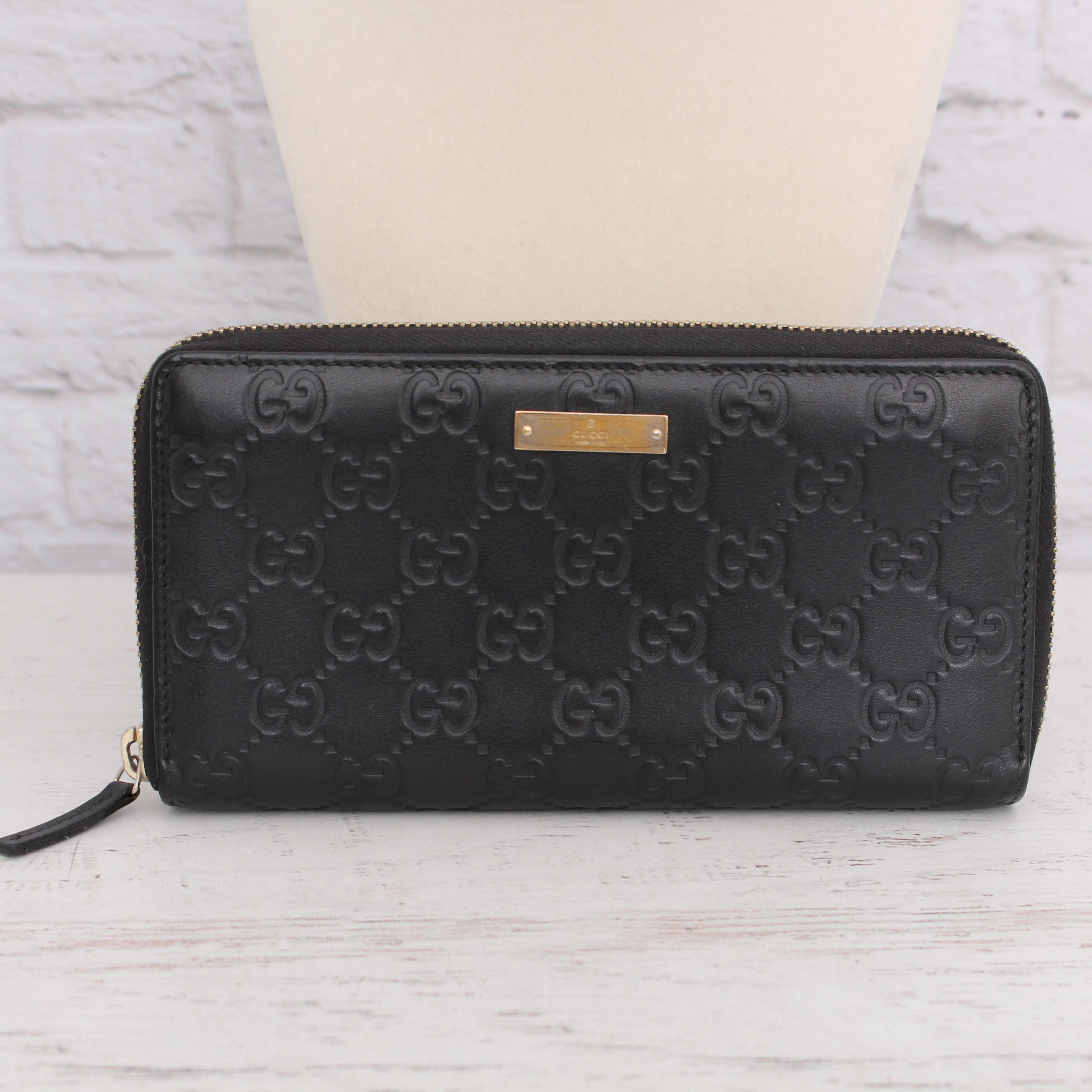 Gucci Guccissima Round Zippy Long