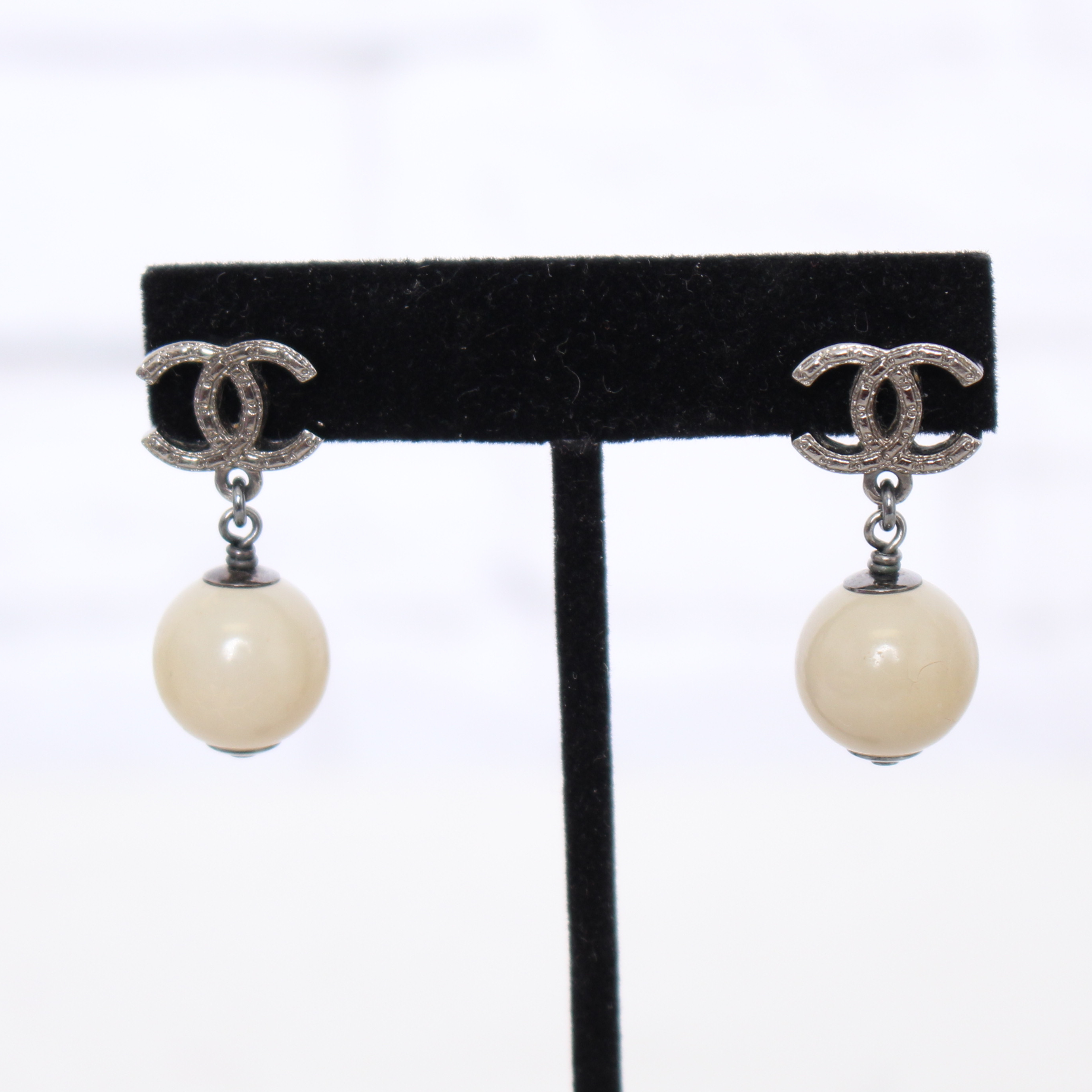 Chanel CC Ball Drop
