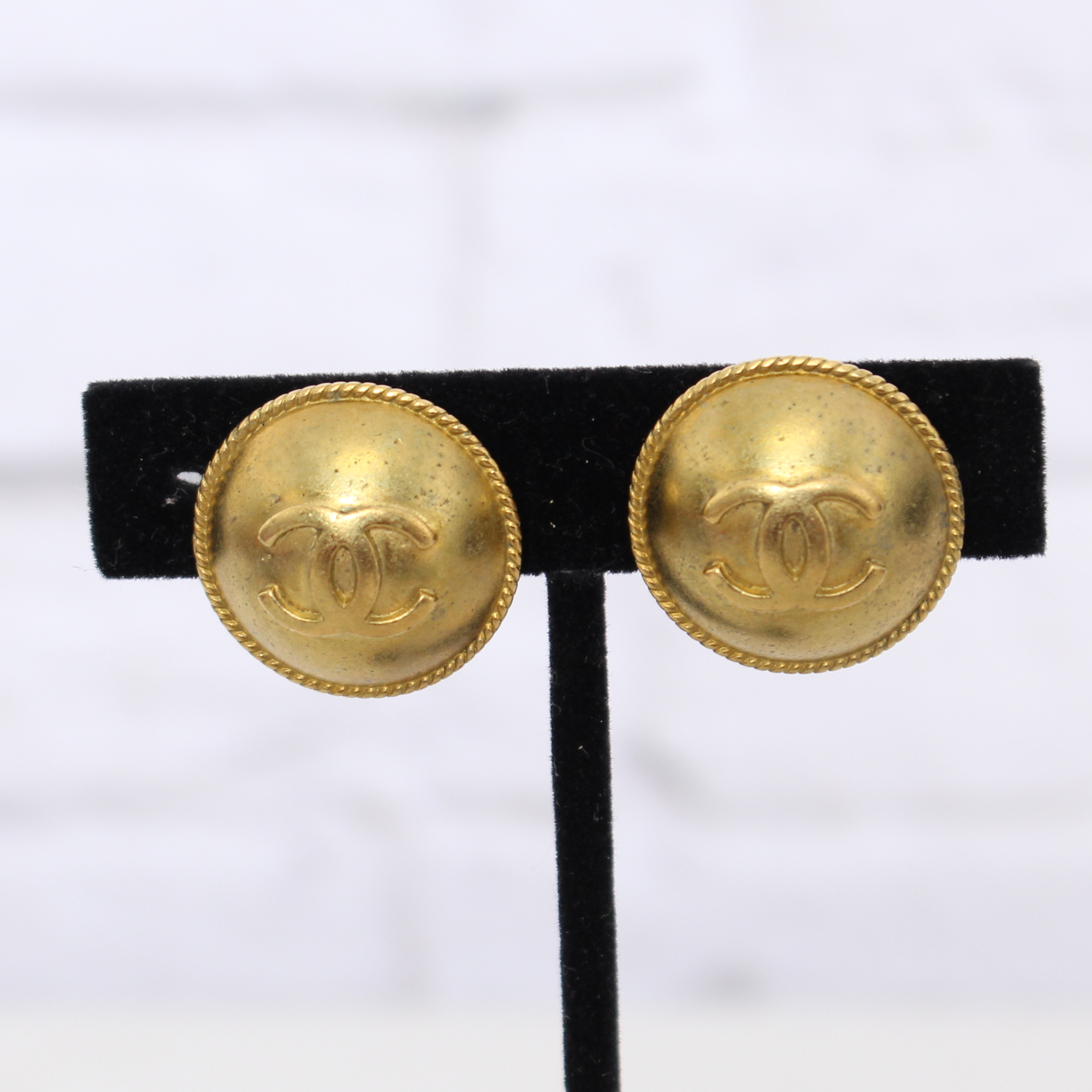 Chanel CC Round