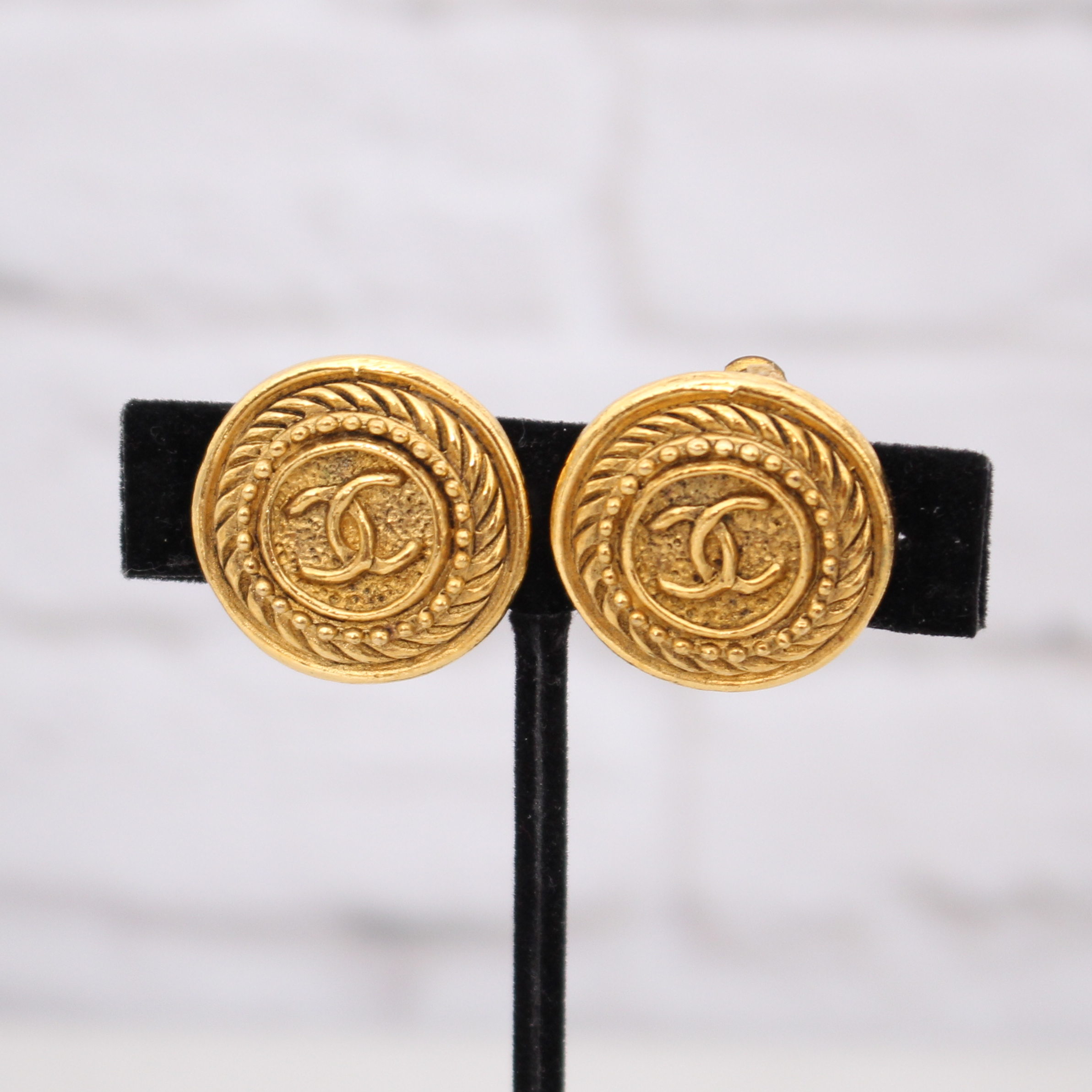 Chanel CC Round