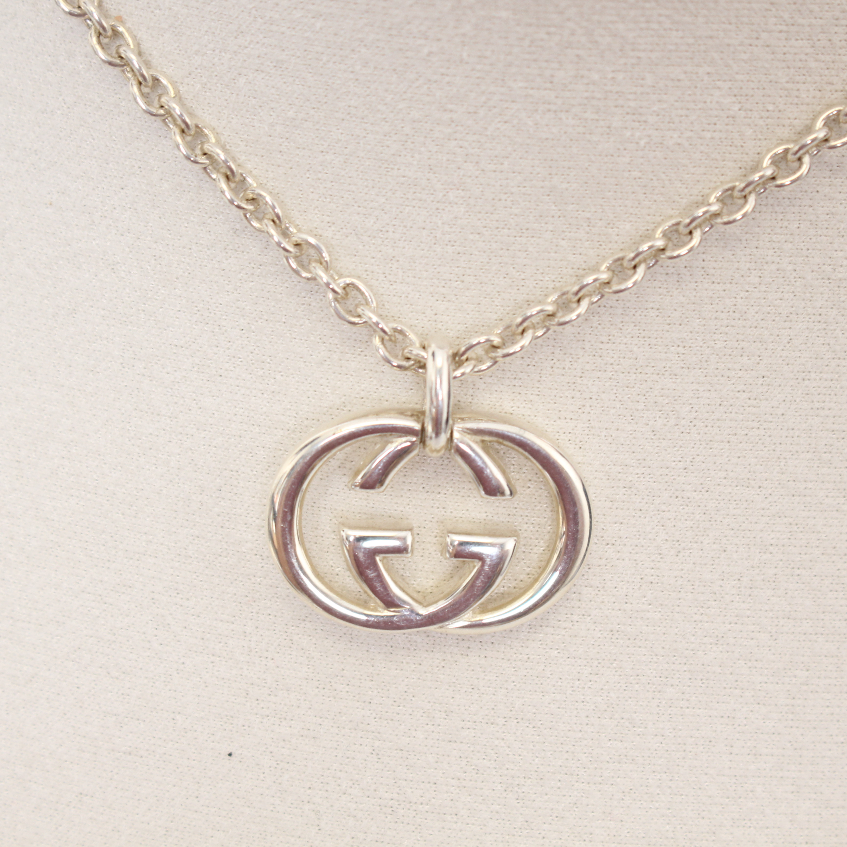 Gucci GG Interlocking