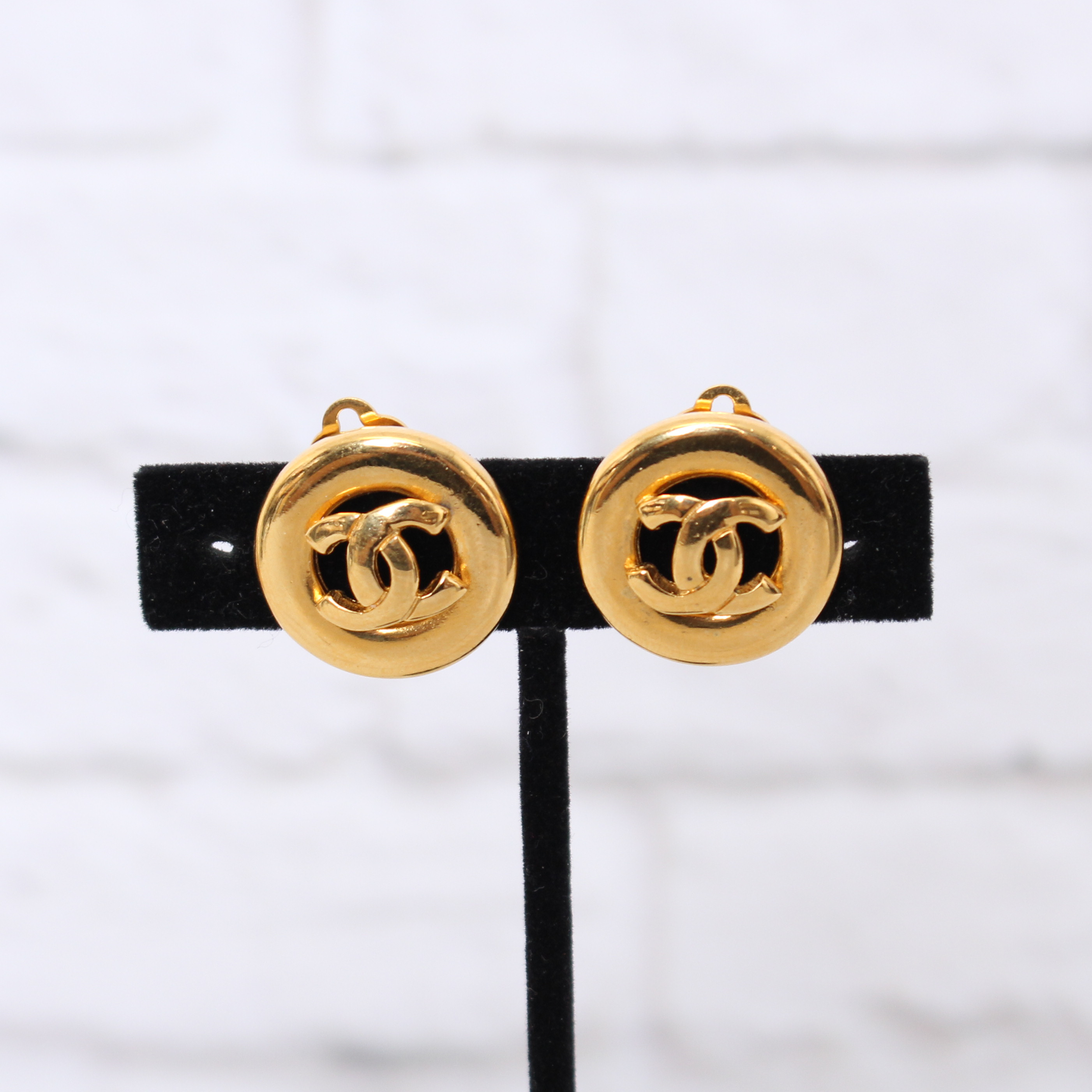 Chanel CC Round