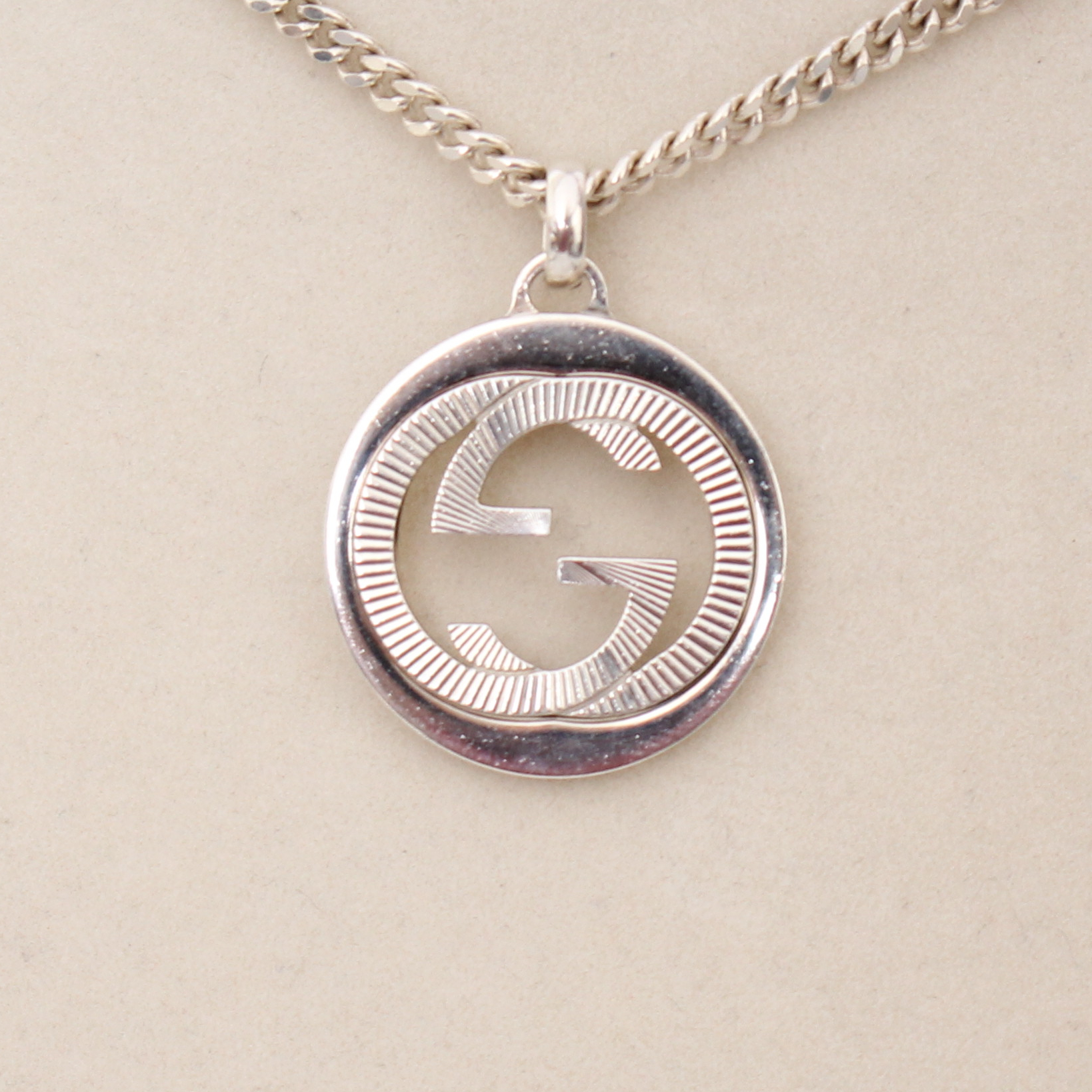 Gucci G Round Pendant