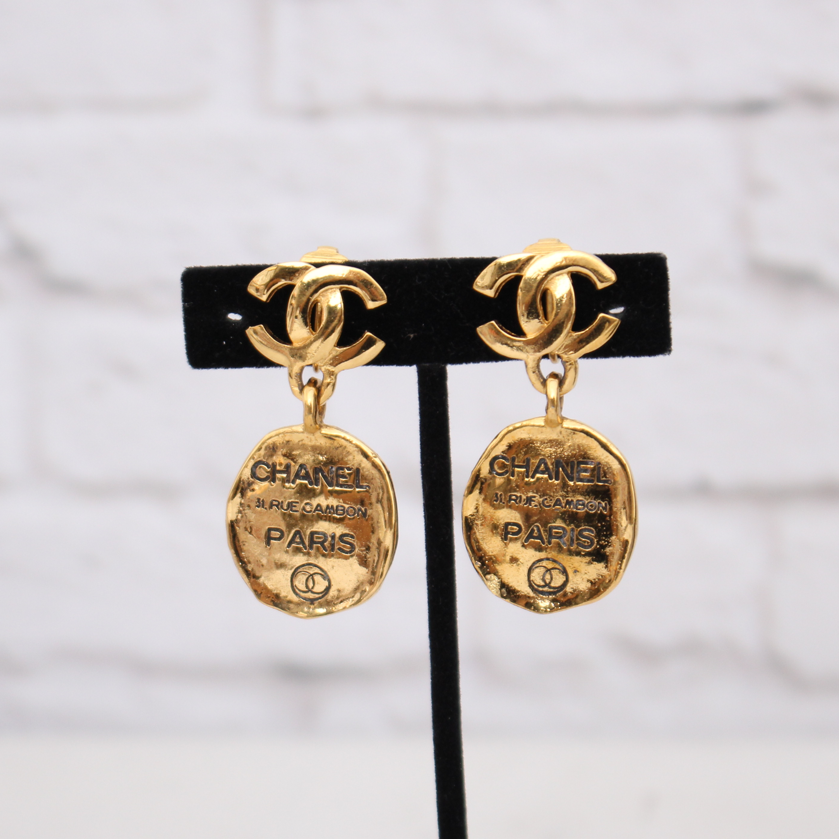 Chanel CC Cambon Plate