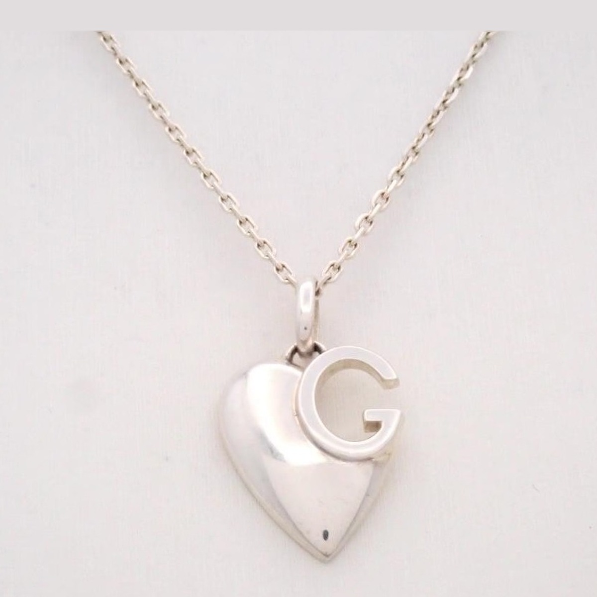 Gucci G Logo Heart Pendant