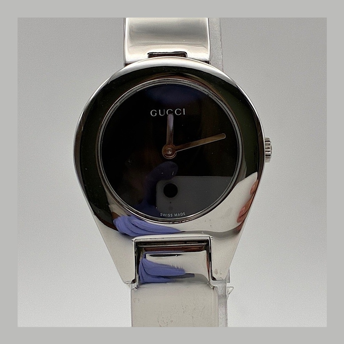 Gucci Round Black Dial