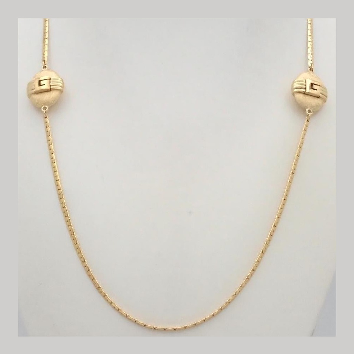 Givenchy Pendant