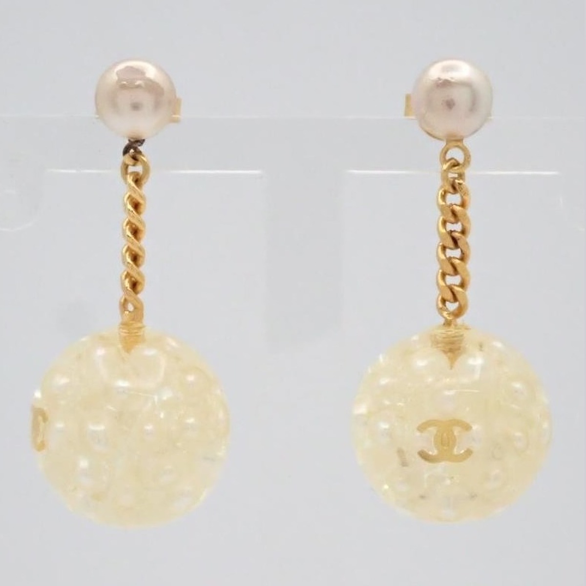 Chanel CC Pearl