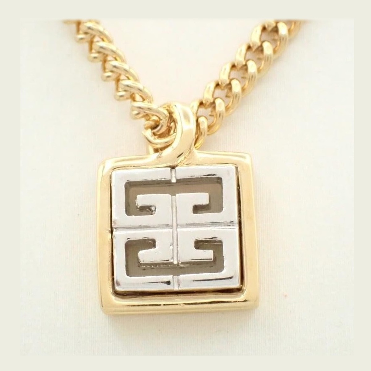 Givenchy 4G Square Pendant